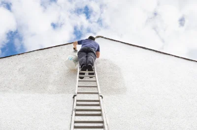 Peinture extérieure à Laroquebrou — façades et ravalement